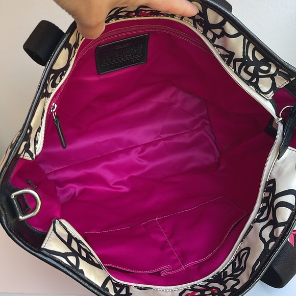 Coach Poppy Tote - Picture 5 of 17